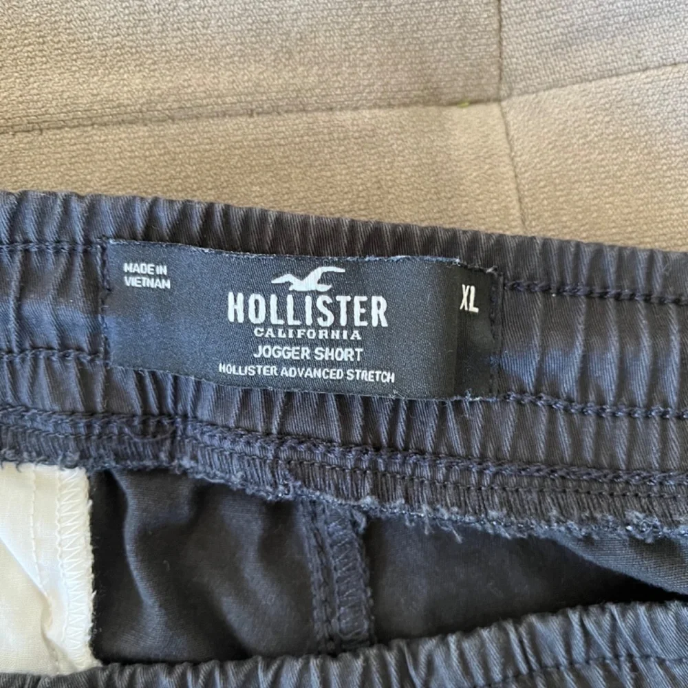GUC - Hollister Cargo Jogger Shorts - Picture 3 of 3